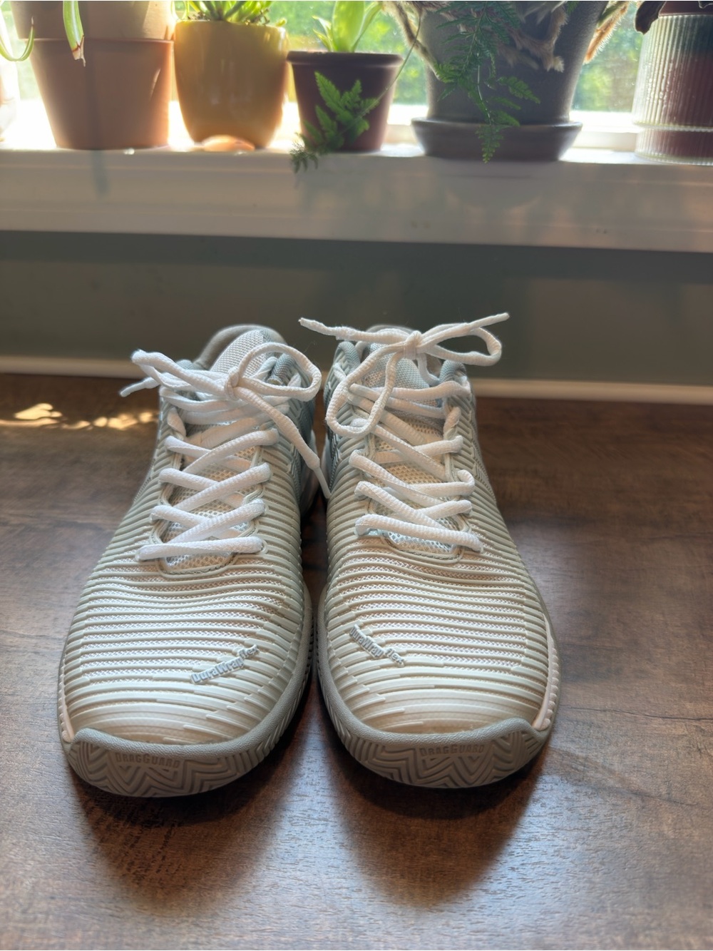 K-Swiss Women's White/Gray Lace-Up Low Top Tennis Sneakers  9.5